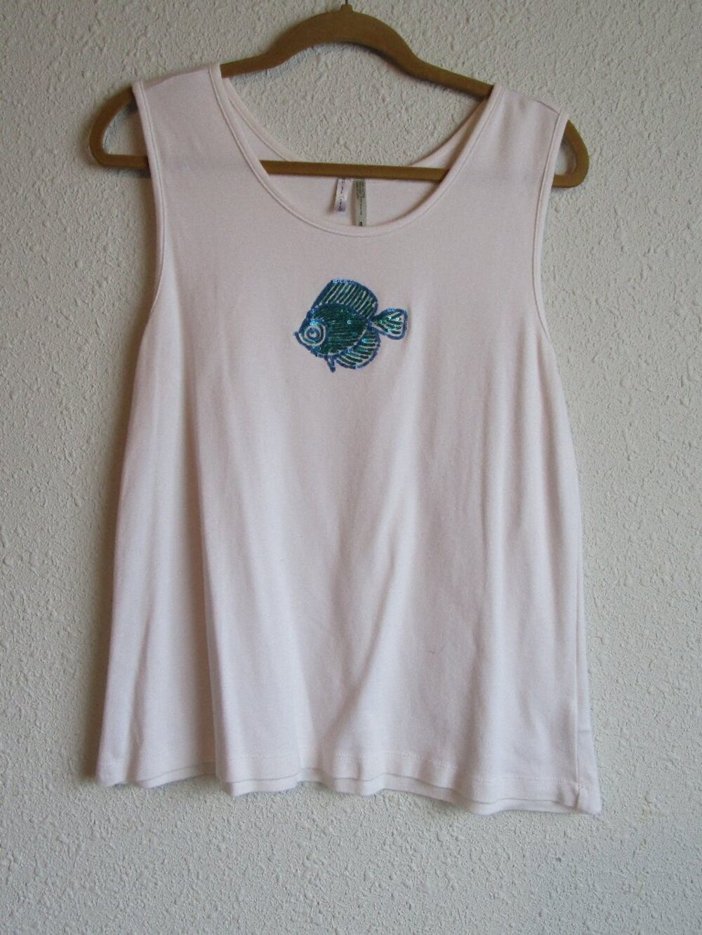 White tank with sequin fishy, Size XL, 16/18. 100% cotton.